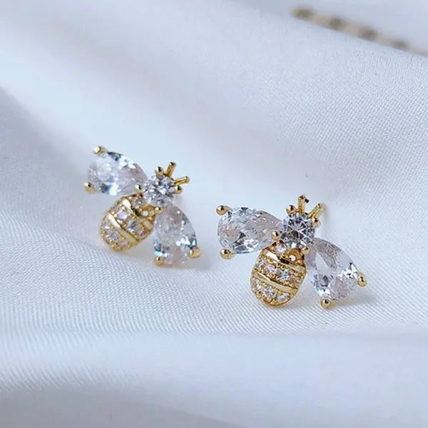 Korea New White Moonlight Cat's Eye Stone Earrings For Women Small Fresh Geometric Eardrop Elegant Ladies Temperament Jewelry