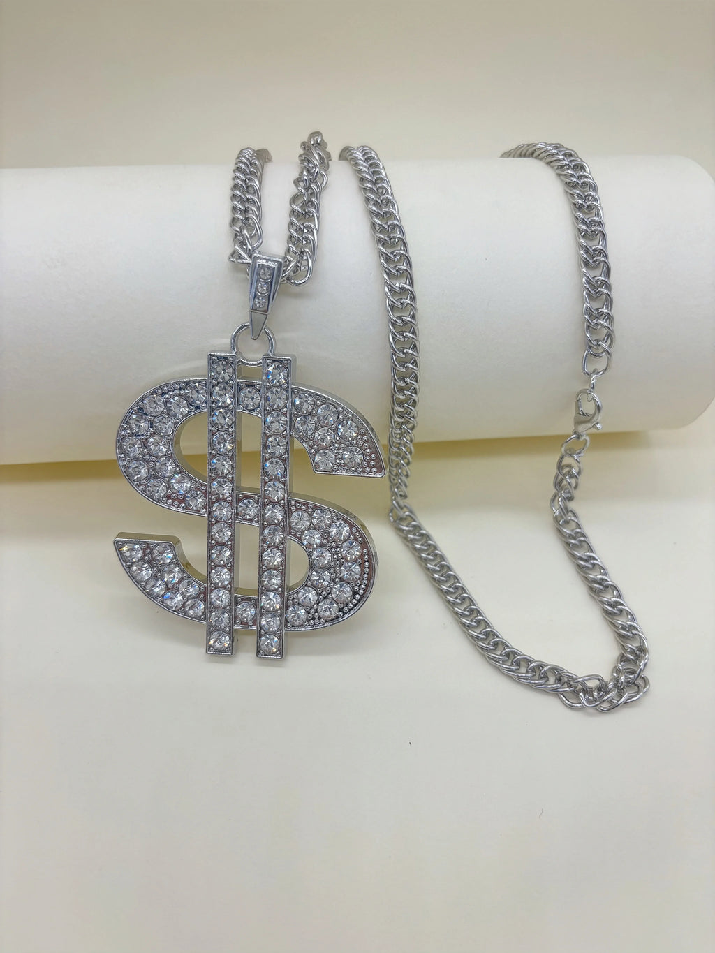 The 2025 new 2PCS hip-hop style declaration card Spades heart necklace is suitable for both men and women to wear. It is a penda