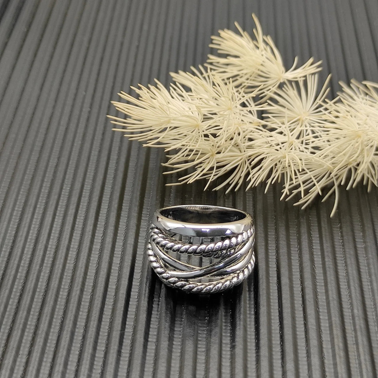 2026 New High Quality Rings Collection Refined Exquisite Perfect for Any Occasion Suitable for Both Men and Women 2