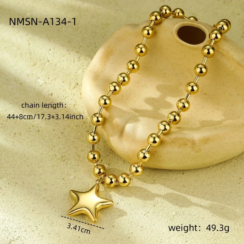 Exaggerated Atmosphere, Personality, Fashion, Big Five-pointed Star Love, Stainless Steel Necklace, New Popular and Non-fading