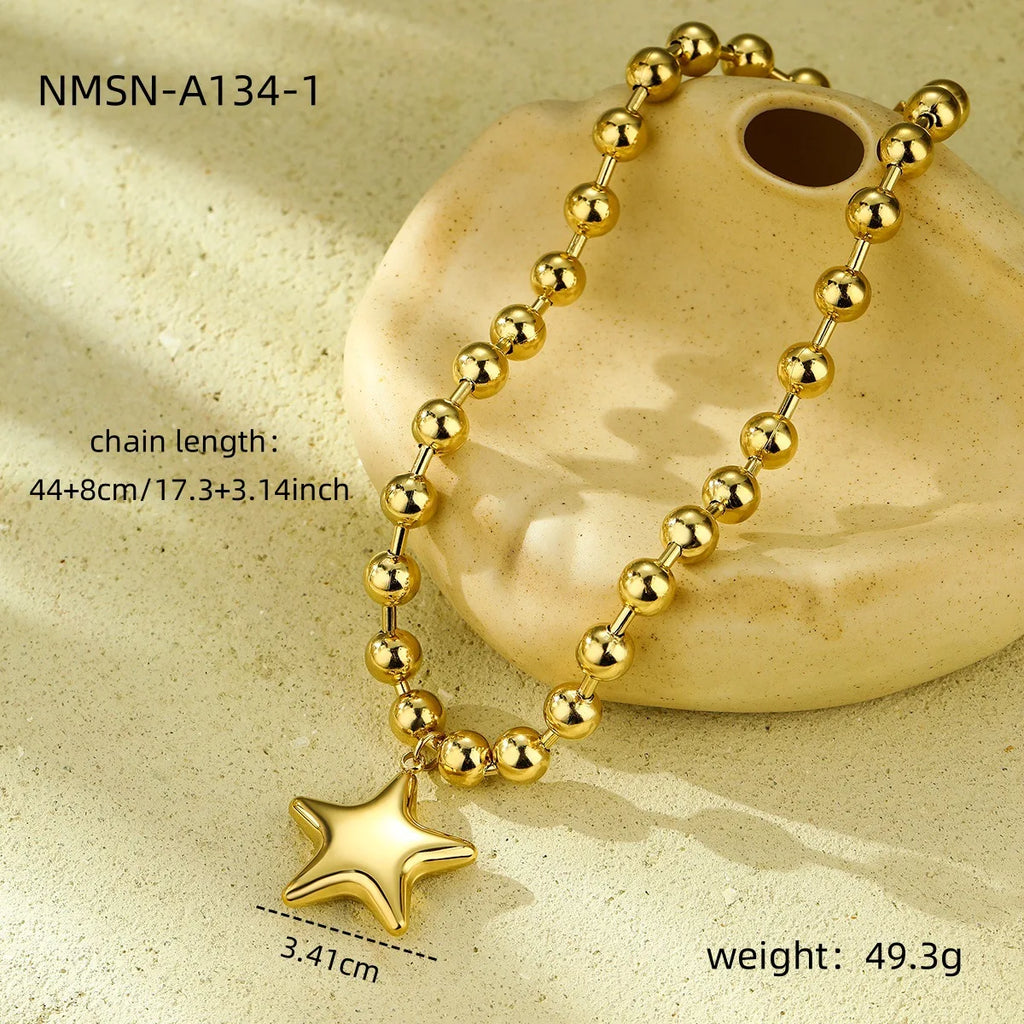 Exaggerated Atmosphere, Personality, Fashion, Big Five-pointed Star Love, Stainless Steel Necklace, New Popular and Non-fading