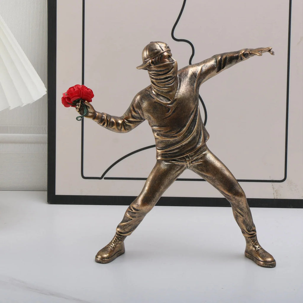 1 pc Resin Banksy Sculptures Flower Thrower Statue Bomber Home Decoration Desk Accessories Collectible Figurine Decorative Inter
