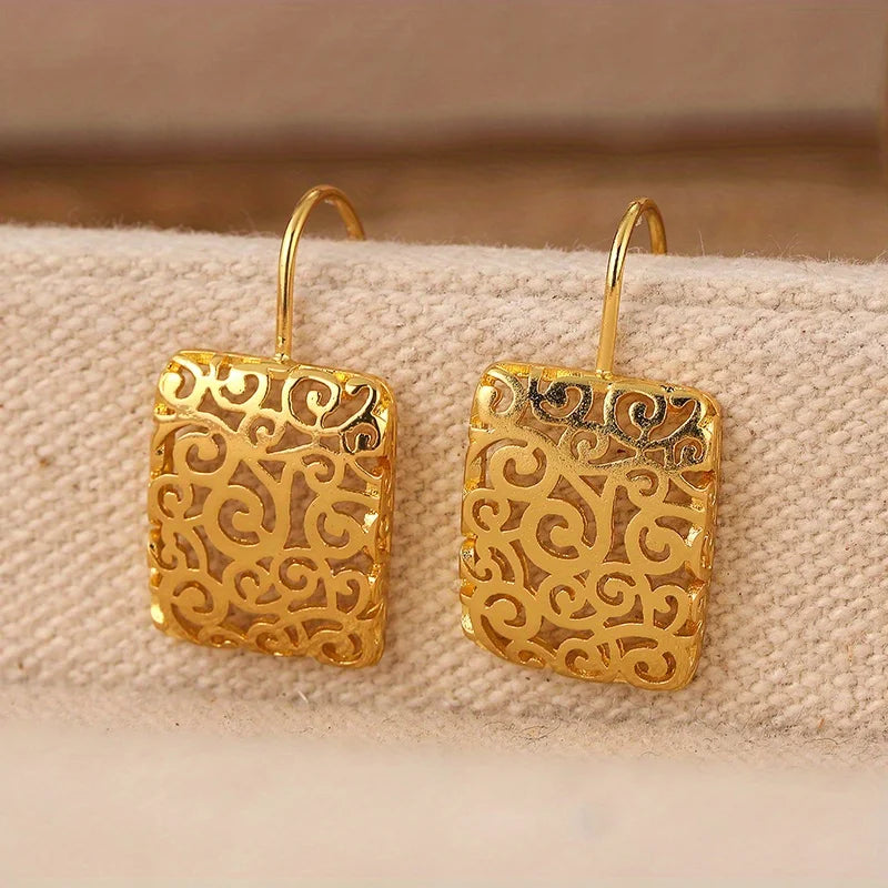 Classic Retro Hollow Pattern Square Earrings, Casual Accessories for Women's Daily Gatherings, Ethnic Style Earrings