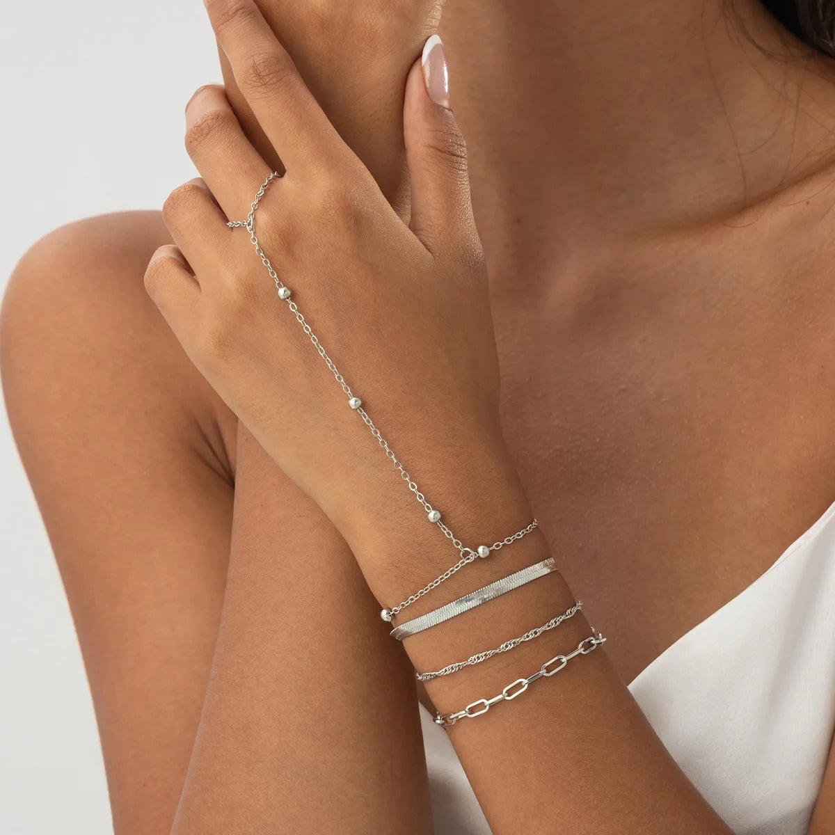 4pcs women's fashionable bracelet interlocking bracelet daily versatile metal chain back bracelet set
