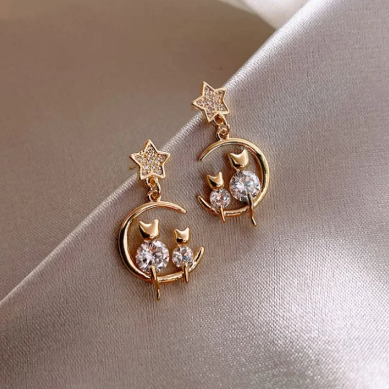 Korea New White Moonlight Cat's Eye Stone Earrings For Women Small Fresh Geometric Eardrop Elegant Ladies Temperament Jewelry