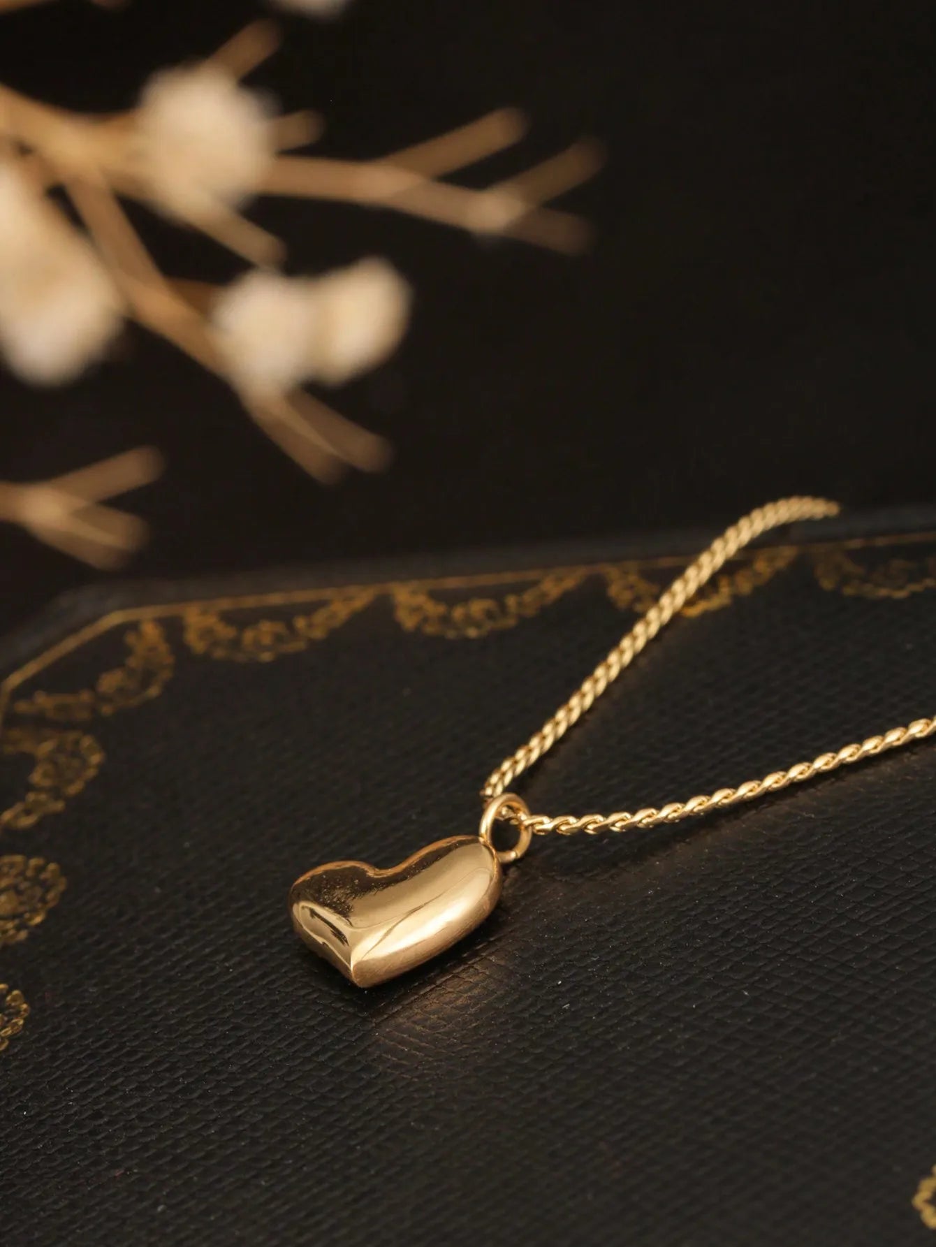 1pc 18K Gold-Tone Minimalist Stainless Steel Curved Heart Pendant Necklace, Fashionable Versatile , Suitable For Women's Daily