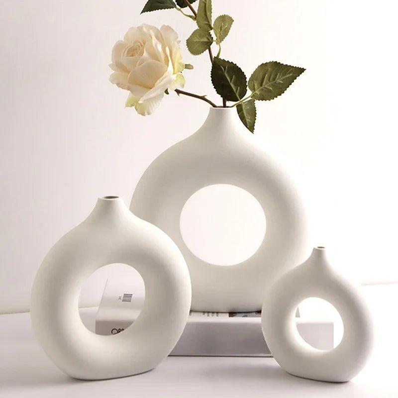 Creative Donut-Shaped Vase, Nordic-Style Plastic Vase, Minimalist Floral Arrangement, Table Setting, Home Living Room Decoration