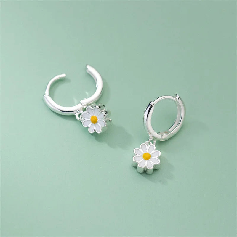 Sweet Daisy Flower Hoop Earrings For Women 2023 New Fashion Round Earrings For Wedding Party Korean Temperament Ear Jewelry