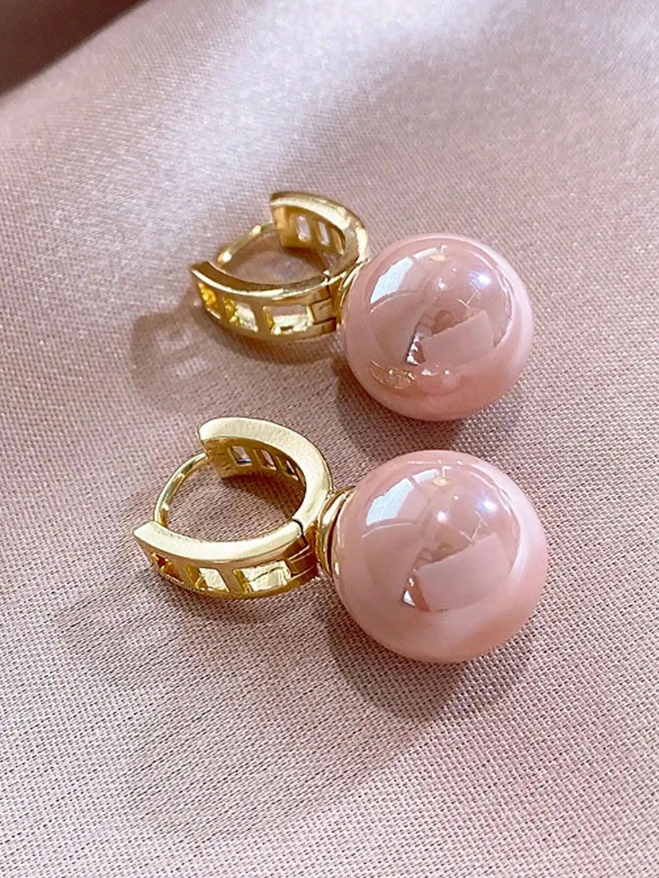 1 Pair Elegant & Exquisite Pink Faux Pearl Hollow Out And Inlaid Rhinestone Female Hoop Earrings