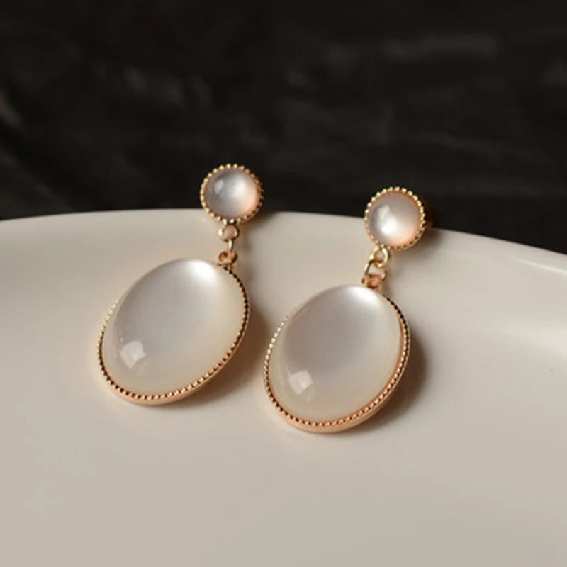 Korea New White Moonlight Cat's Eye Stone Earrings For Women Small Fresh Geometric Eardrop Elegant Ladies Temperament Jewelry