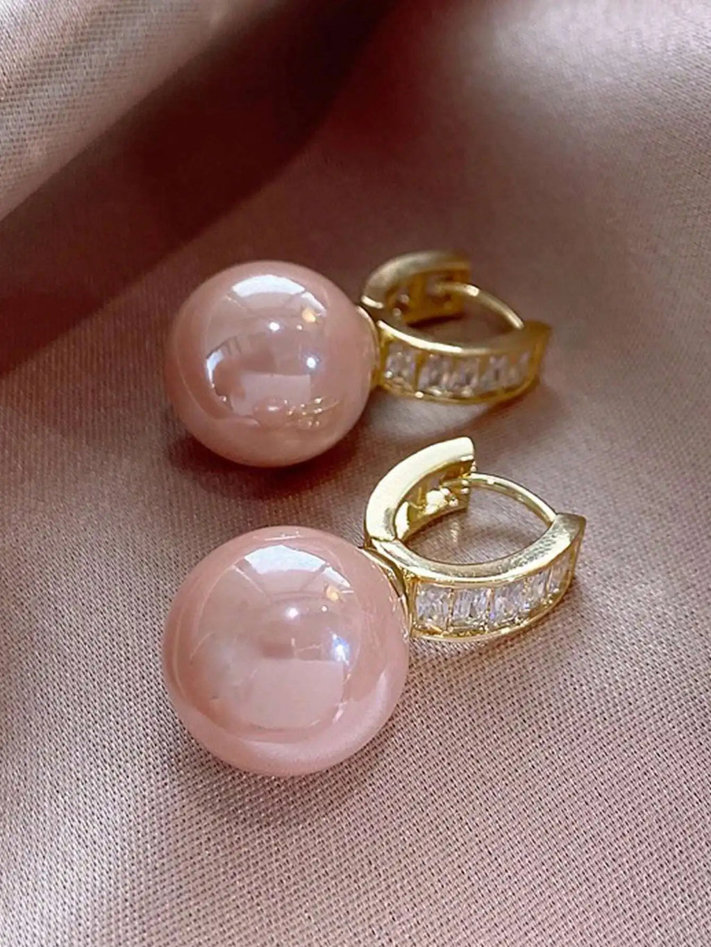 1 Pair Elegant & Exquisite Pink Faux Pearl Hollow Out And Inlaid Rhinestone Female Hoop Earrings